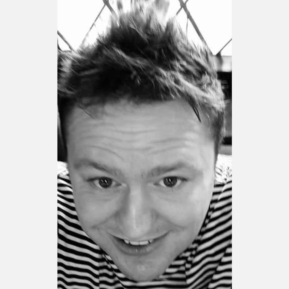 MichaelBur15518's tweet photo. Happy weekend, everyone! ☀️ Hope you get to unplug, recharge, and do whatever brings you joy. Enjoy every bit of it! ✨ https://t.co/hyC6VzC0Lb