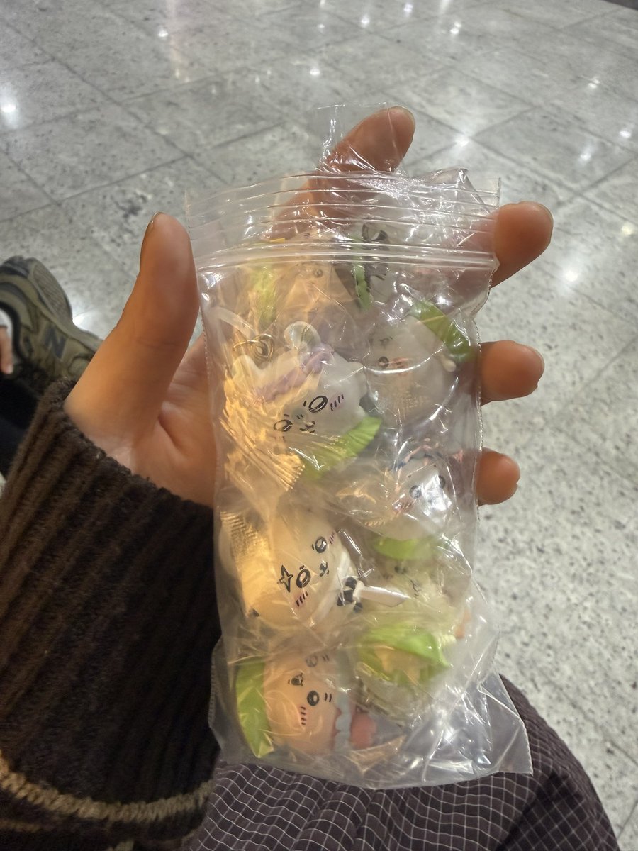 haamyu_'s tweet photo. 중복 나와서 넘 슬펐는데 갑자기 남친이 사다줌.. https://t.co/xOxYfOE6ni