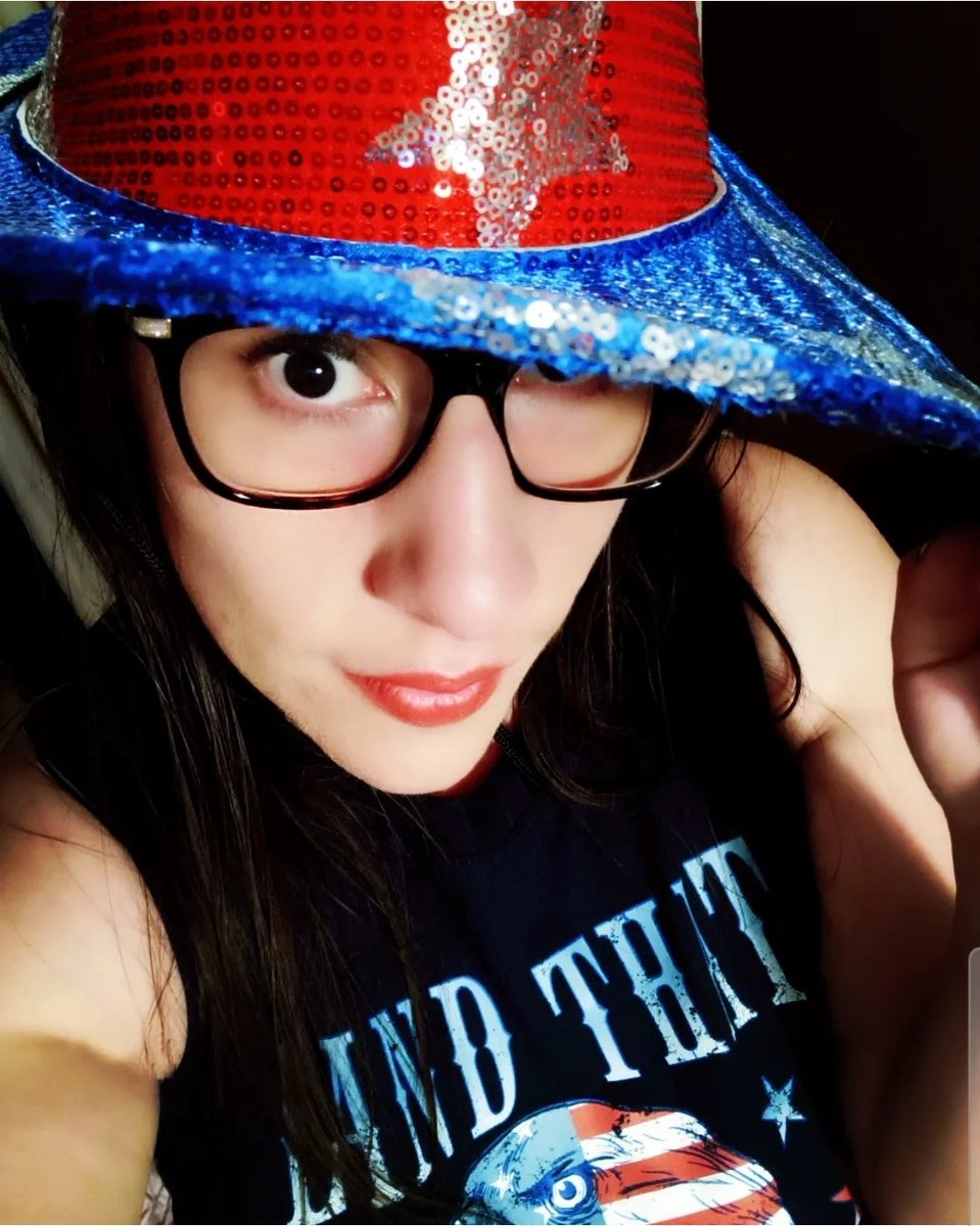 ChrissyCosplay_'s tweet photo. Every holiday is an occasion to have some cool accessories. Proud American. 🇺🇲 https://t.co/yTFSgGxKb0