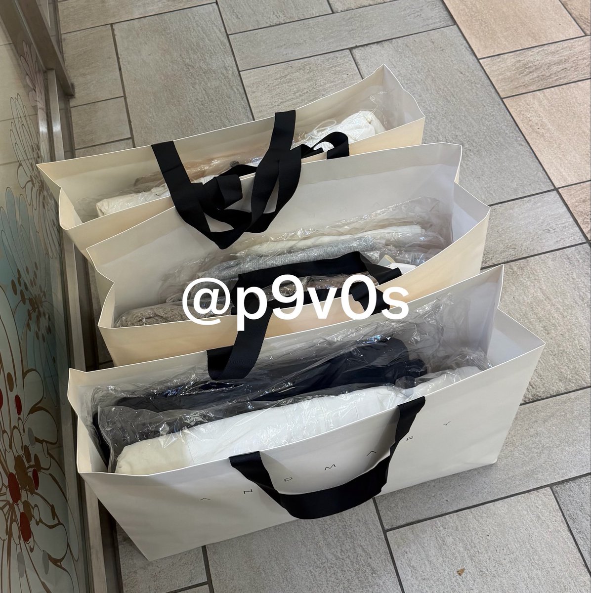 p9v0s's tweet photo. お待せいたしました、購入完了致しました。
引き続きDMにてお取引者様それぞれに連絡させて頂きます。 https://t.co/fQT3DVFnIO