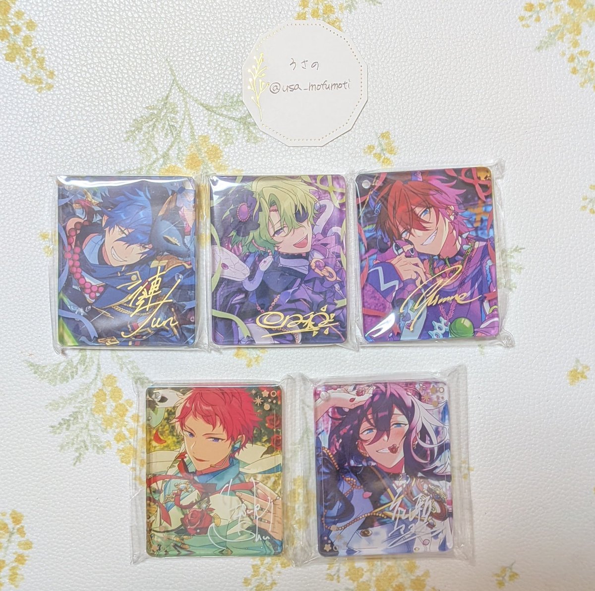 usa_mofumoti's tweet photo. 【️交換・譲渡】あんスタ  アニカフェ  キッチンカー  コロッタ  CoLotta

【️譲】画像のもの

【️求】《ホリデー弾》
             ☆ジュン  ☆嵐   友也
             
譲渡 ▶ 〜定価＋送料 (画像2枚目のみ譲渡可)

↓詳細はリプ欄にて https://t.co/P26HN3p0j4