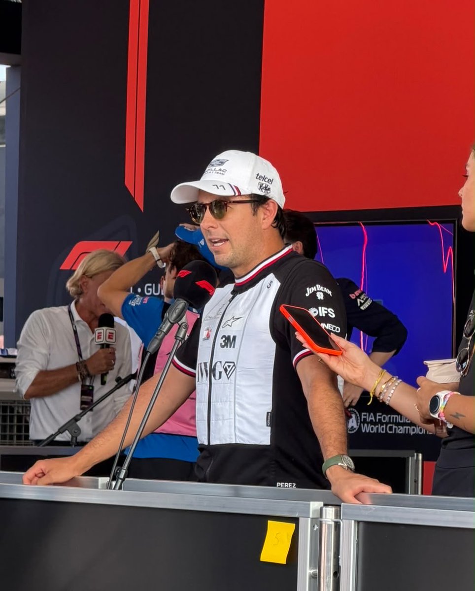 EmbaMexMls's tweet photo. 🇲🇽🏎️ México presente en Sepang

La Embajada de México en Malasia desea el mayor de los éxitos al piloto mexicano Sergio “Checo” Pérez, quien este fin de semana competirá con Cadillac en el Gran Premio de Bahréin, que se celebra en el Circuito Internacional de Sepang, Malasia. https://t.co/6ihn3vku9F