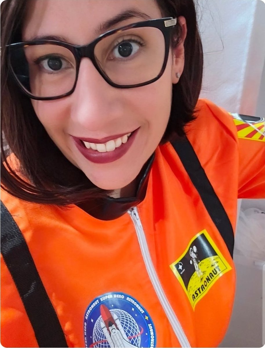 ChrissyCosplay_'s tweet photo. I'm ready for lift off! https://t.co/csopSEATaD
