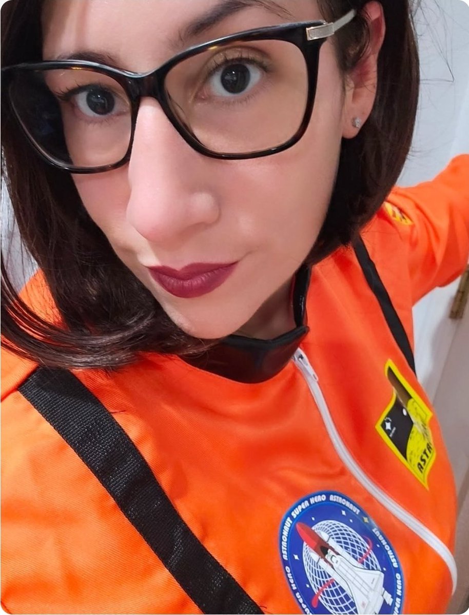 ChrissyCosplay_'s tweet photo. I'm ready for lift off! https://t.co/csopSEATaD