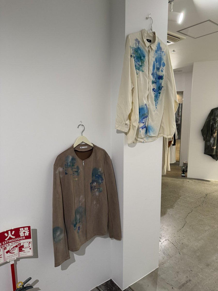 yoduojet's tweet photo. 青彩衣さんのお洋服見てきました！
海月のゆりかごモチーフです🪼 https://t.co/rHsjwAQHwU