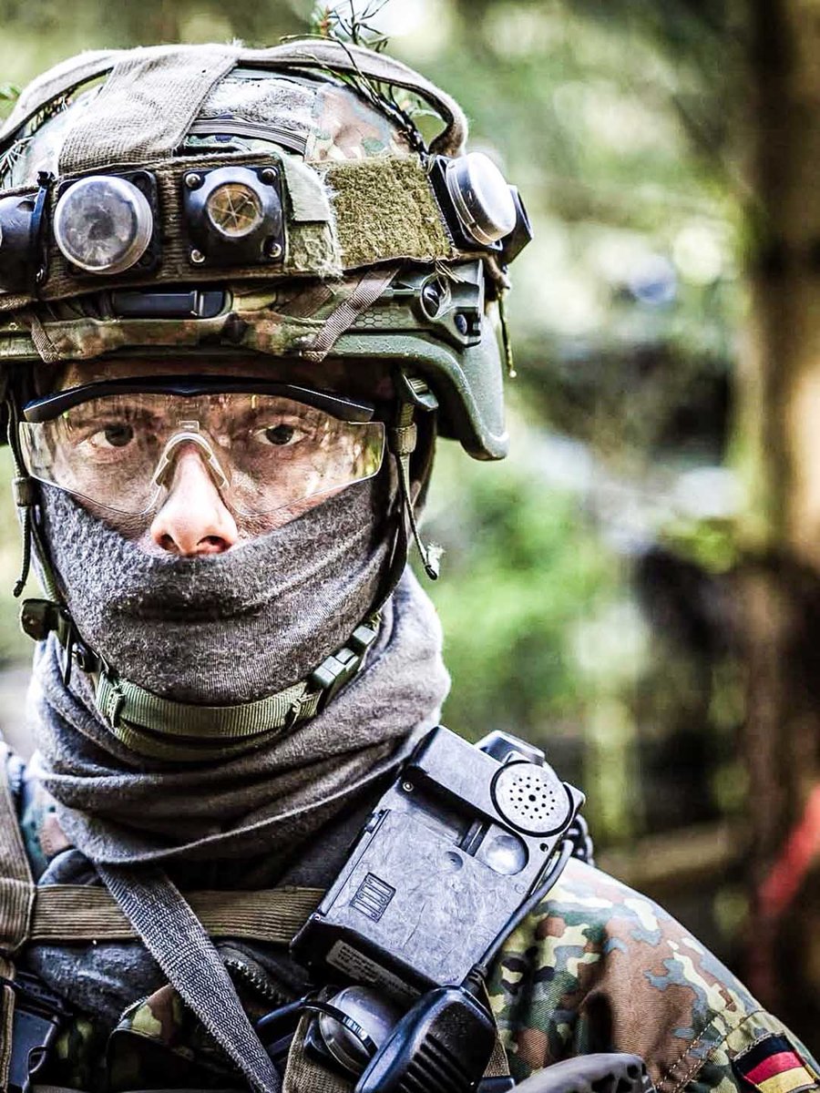 NATO's tweet photo. Repost to join us in celebrating our Ally 🇩🇪 Germany on their Day of Unity! #TagderDeutschenEinheit

#WeAreNATO 🤝 @GermanyNATO https://t.co/haHsBTeW1H