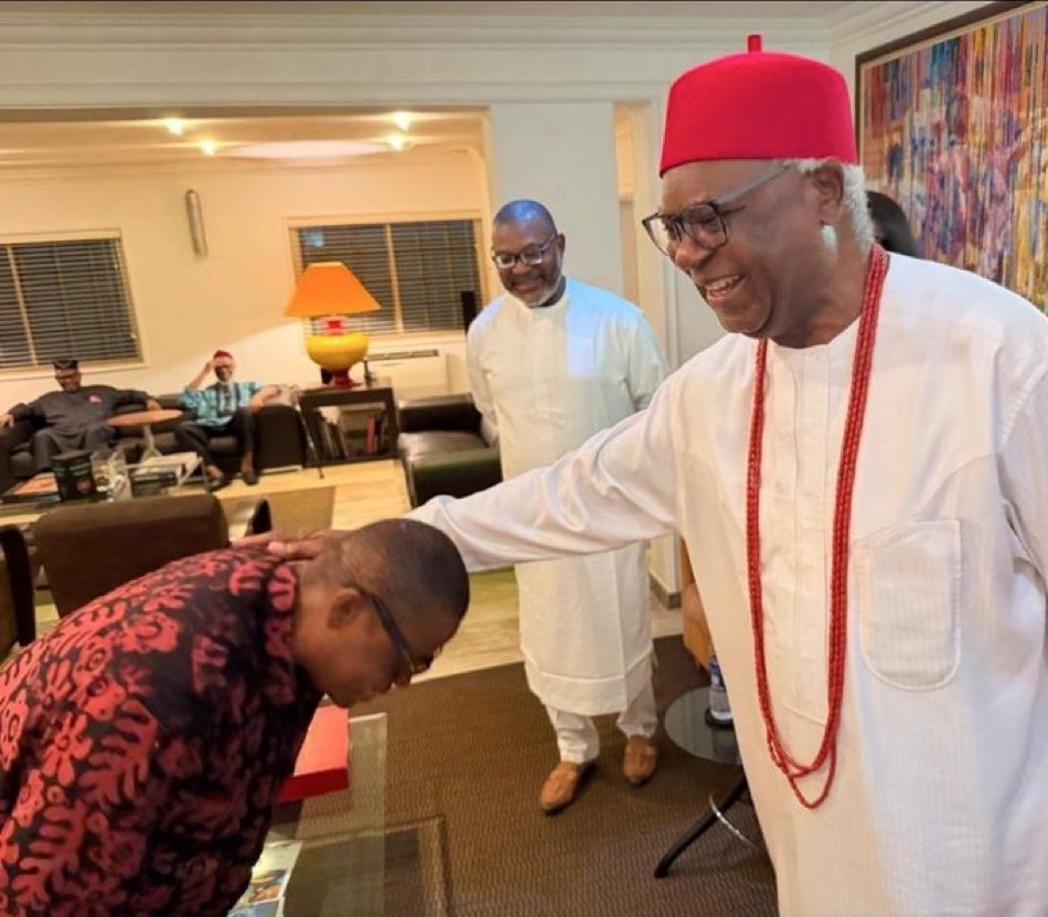 ruffydfire's tweet photo. Respect for culture and Elders 

I was paying home to the Obi of Onitsha https://t.co/QIZoBNkl4Y