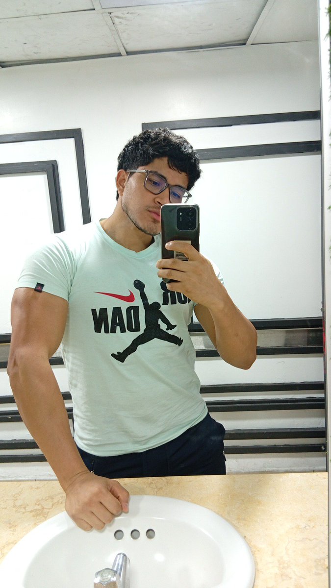 jLuisfit's tweet photo. Mi vida sin tu amor https://t.co/jtZBwigQFe