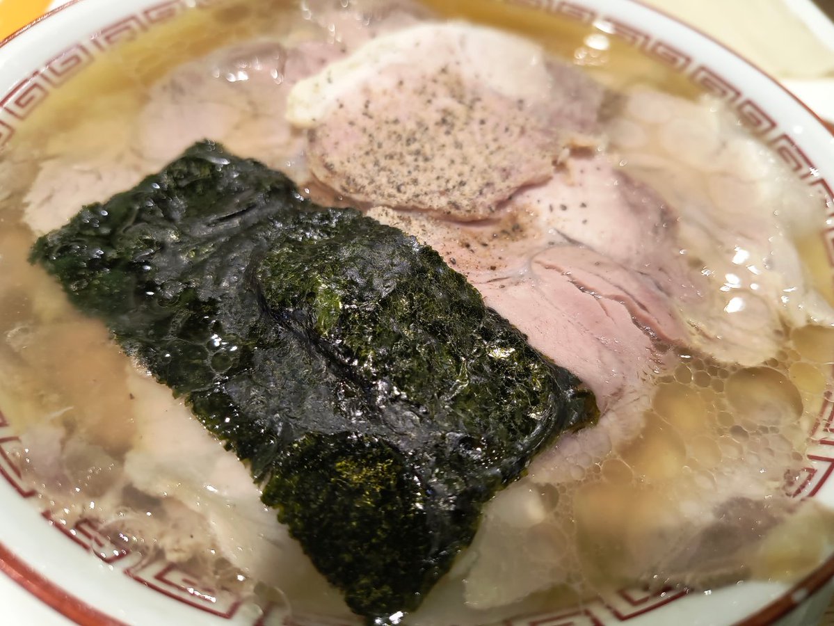 mmmknb's tweet photo. 足が痛いので休憩ラーメン🍜 https://t.co/yVobv3SwRt