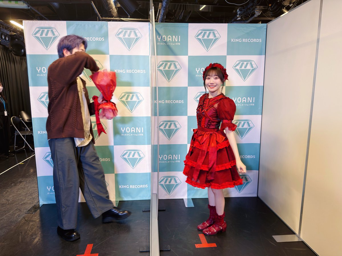 Vfx_Meguri's tweet photo. まさかお花から出てきたのがふぁむてんだったとは🤣

@honda_miyuki_ 

#聞いて聞いておみるちゃん
#本田珠由記 
#ノイミー個別撮影会 https://t.co/Tb6ZUiqAWs