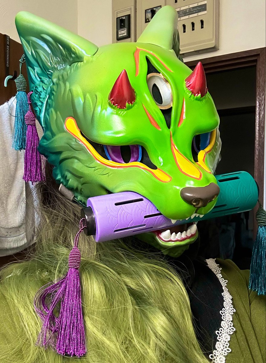 KwnItyrDOGUe4YT's tweet photo. @SATIKOUBOU もちやさまから
カラーオーダーでお迎えしましたーー！！！✨
名前を萌葱(もえぎ)と申します✨
カーキカラーが好きなので✨
本来いないカラーですが自然に馴染む色合いに仕上げてもらえました( * ॑꒳ ॑*)✨
紅紫ちゃんとのサイズ感が！w
つけ毛のポニーテールをふんふん振っていきますぜ✨ https://t.co/NI6MjZwwE2