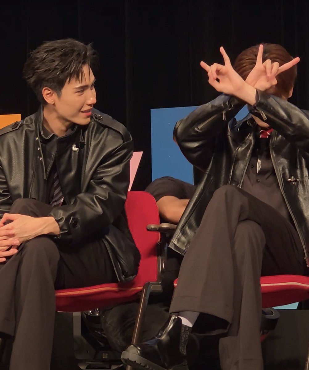 Jijimyblackcat's tweet photo. พฤติกรรมเอ็นดูแฟนของ ปณชัย 

#GMMTVFANDAY36INTOKYO
#JUNIORMARKxFANDAY36INTOKYO https://t.co/wgPzhQmNdr
