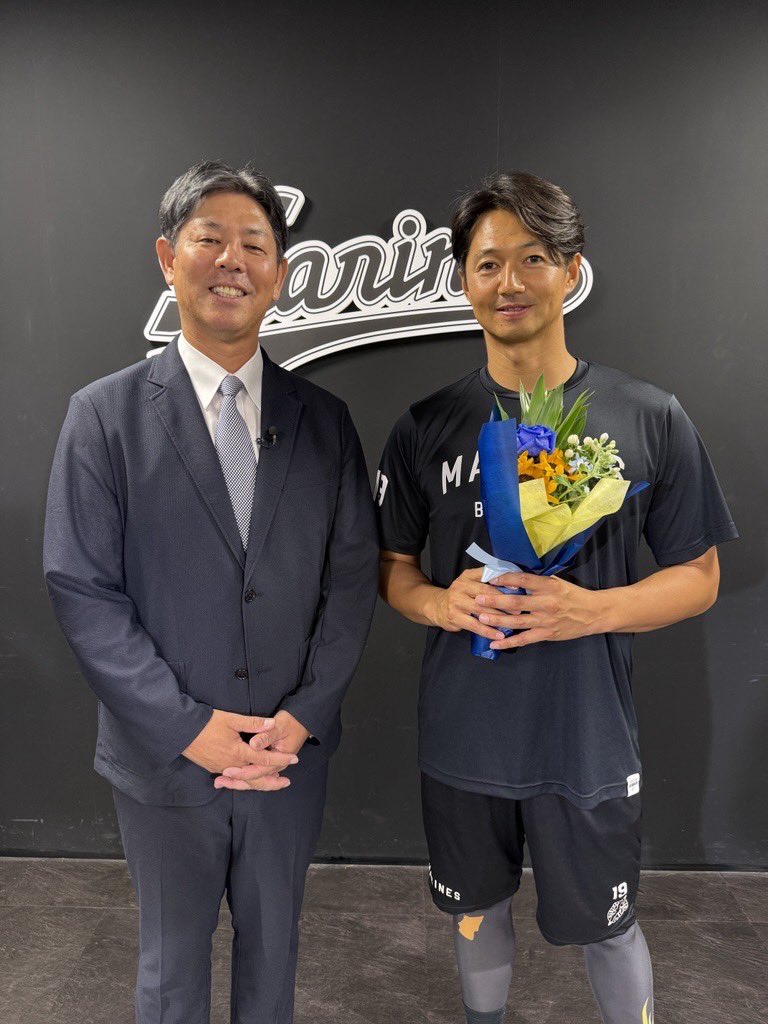 chibalotte_pr's tweet photo. #唐川侑己 投手をプロ入り当時から知る先輩、OBの #清水直行 さんと。
当時の思い出話に花が咲きました。
#chibalotte #広報 https://t.co/X1BOru6WMc
