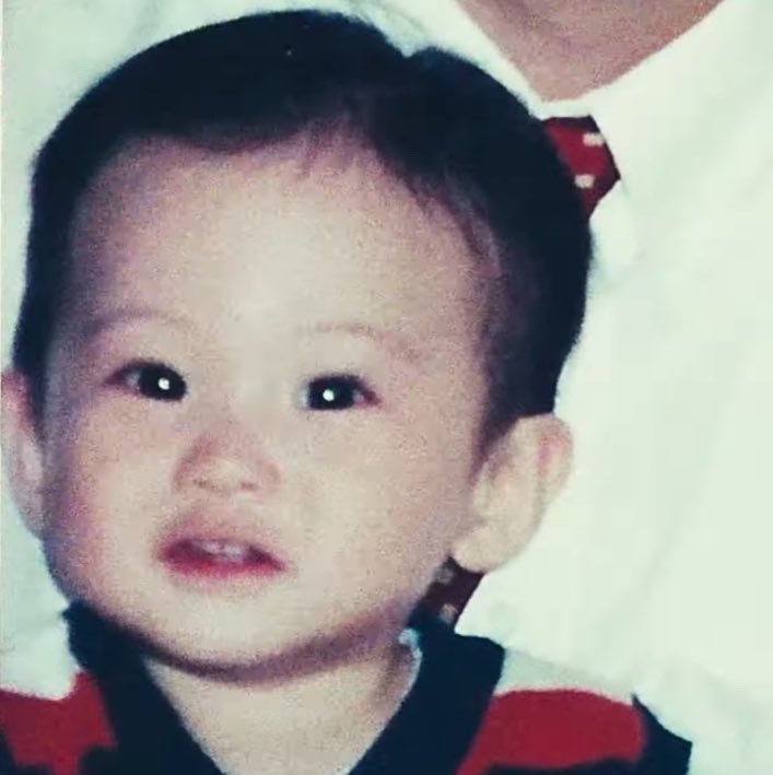 iprayncrybutdry's tweet photo. เหมือนอะ โอ้ย55555555555555555555555 ตากลมๆแป๋วๆ แก้มอ้วรๆ คิ้วอีก555555555555 https://t.co/0miwBGObxH