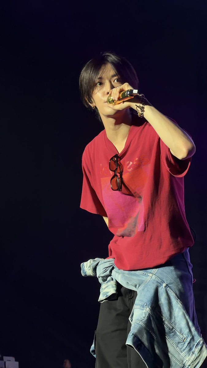 fullsunbaby_'s tweet photo. Na yutaaa u driving me crzyyyy 

#NCT127_5TH_NEOCITY_THE_REDLINE
#THE_REDLINEinJakarta #YUTA https://t.co/VaX7zlnTS2