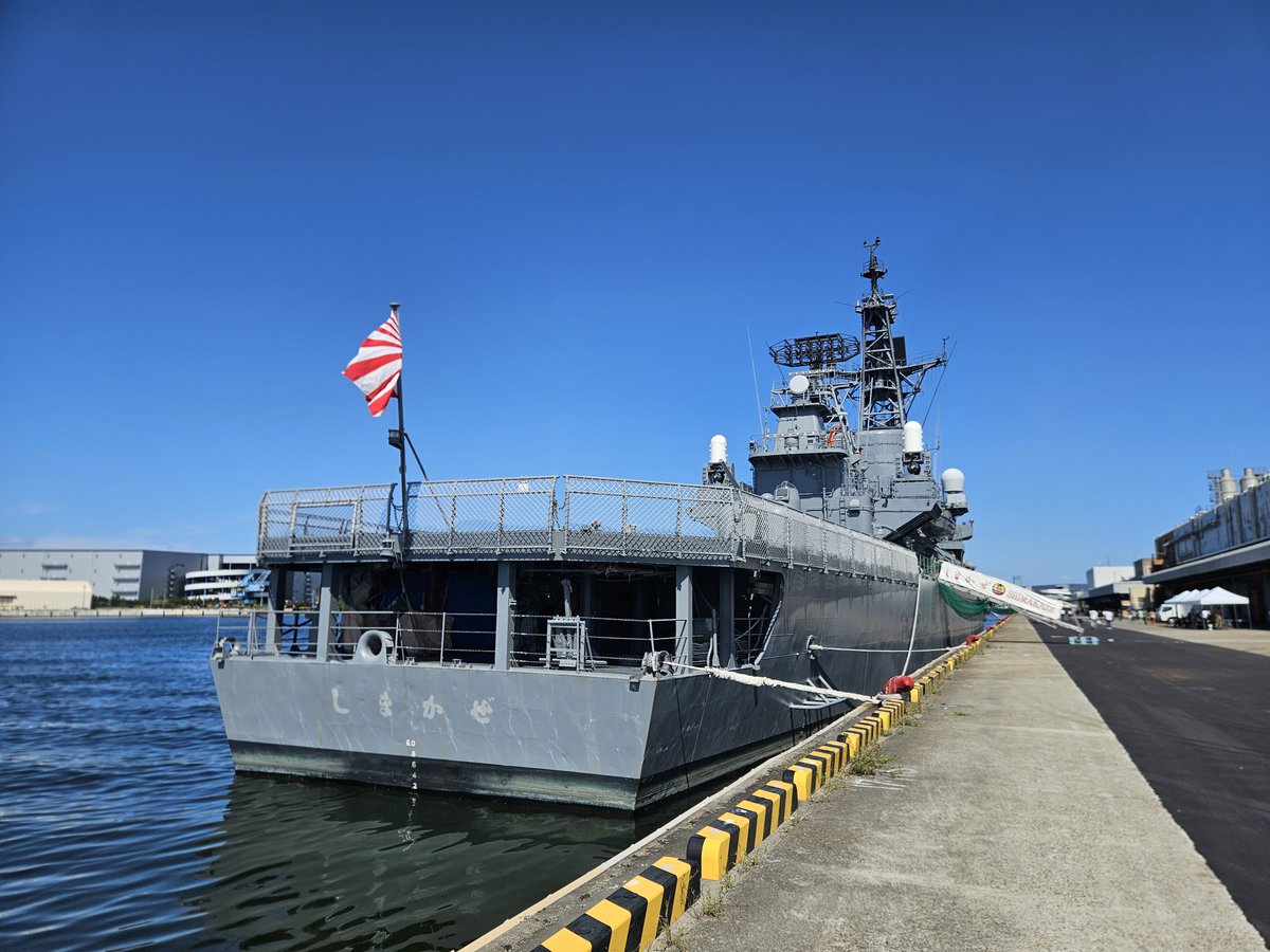 113_jnr's tweet photo. 今回ご縁が有りしまかぜの特別公開に参加しました！
艦橋や装備品の詳しい解説、普段滅多に入れない場所など……忘れられない見学になりました！
人が少ないのでさまざまな場所、アングルから撮影、今回の公開が最期だそうです……寂しいですが最期まで追いかけます！
明日も楽しみです！！ https://t.co/NwTqegHNgS