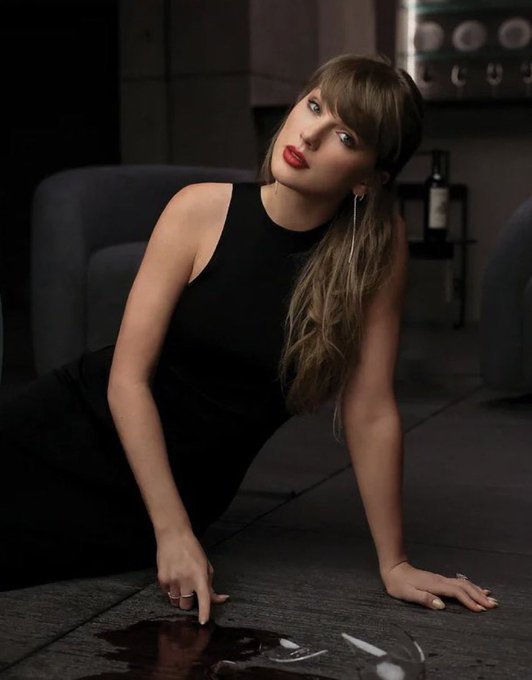 TayvisCraze's tweet photo. The full 8 minute version of behind the scenes of "Patient Zero" music video are out now on Apple Music https://t.co/c1YzGMFKS9