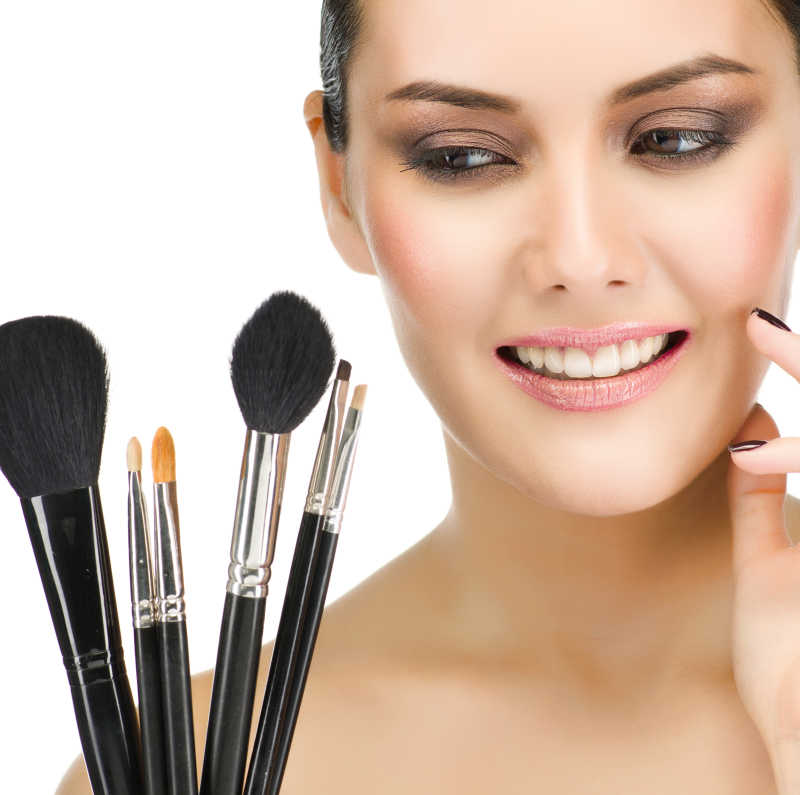 DennisH95's tweet photo. [Chasing the trend of hammering and writing, using liquid products to replicate the perfect beauty look!]， https://t.co/Vy7PnVhnaJ