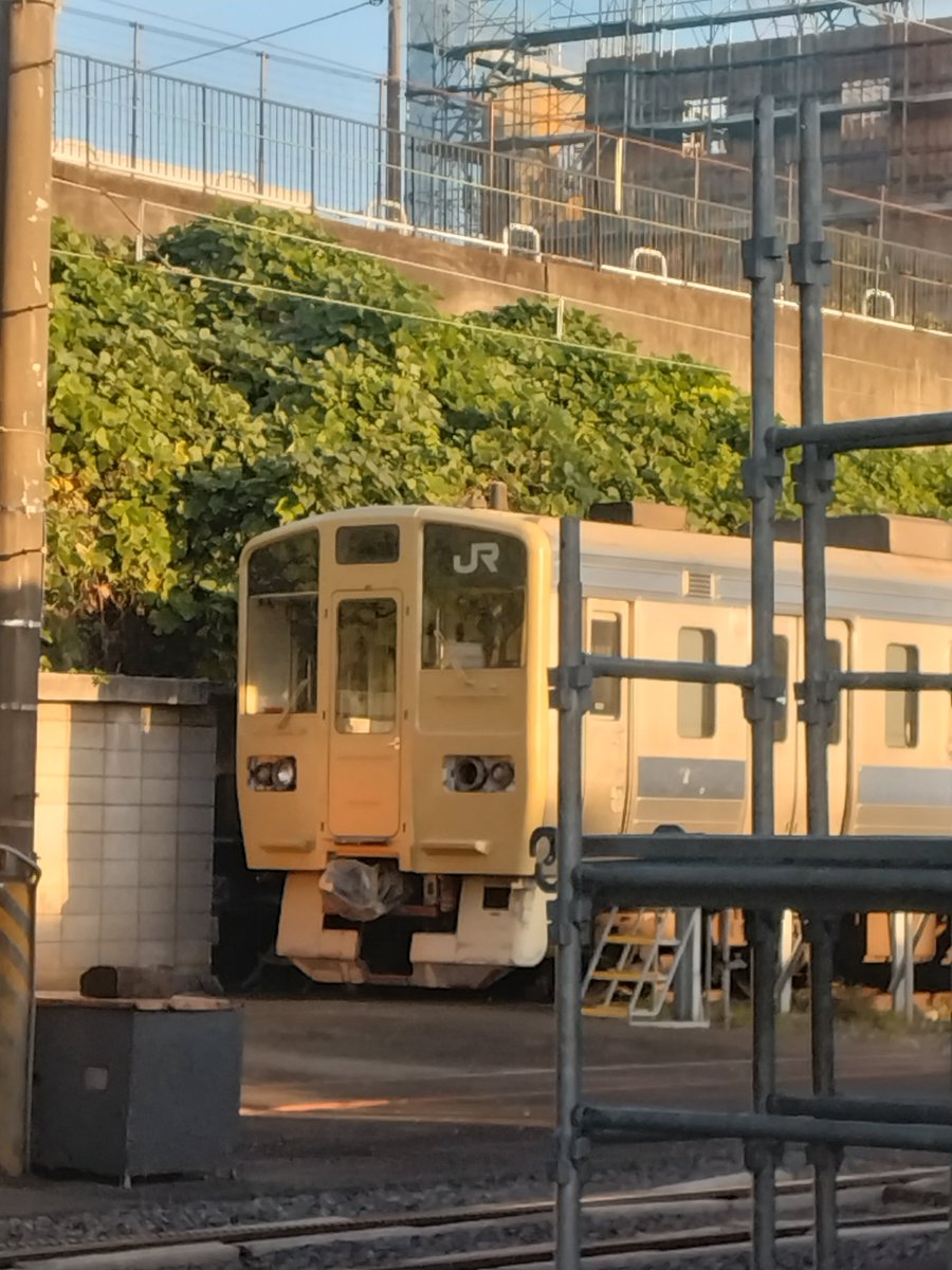 ryo1231m's tweet photo. 流鉄6000形(211系)
クリーム色に https://t.co/SCHLb0OOOv