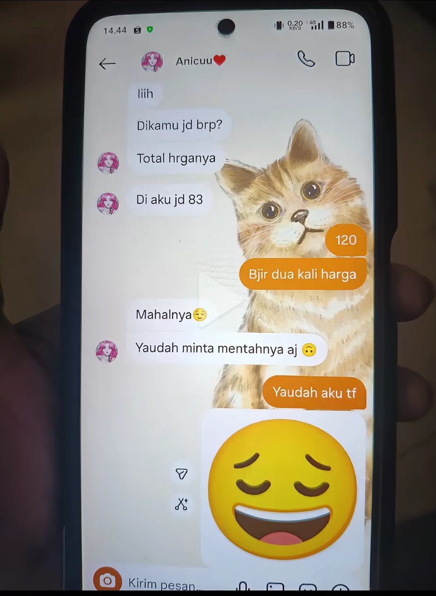 bebekhermes's tweet photo. Jadi ada di tiktok, istrinya ngegap suaminya selingkuh terus beliin sushi buat selingkuhannya, selingkuhan becanda minta tf 2 juta tapi cuman di tf 10k 😭😭😭 kaya ngasih jajan anak tk njir https://t.co/MYO2xJNtV2