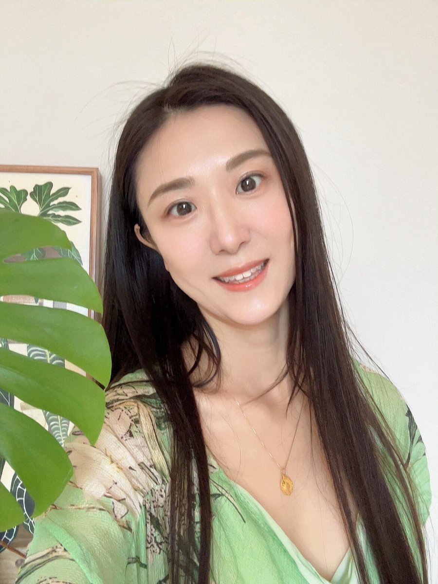 SharonHowamnth's tweet photo. 像我这种阿姨，还有人喜欢嘛，怎么都没人找我呢 https://t.co/PFj8NzoNVB
