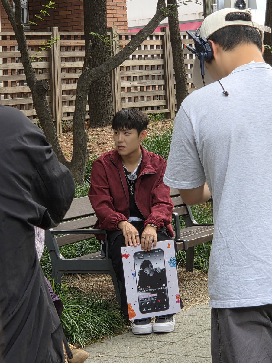 Little_may529's tweet photo. 우진이랑 계속 눈이 마주침🫶
#실시간 #성수 #박우진 https://t.co/VSsPrbNYZq