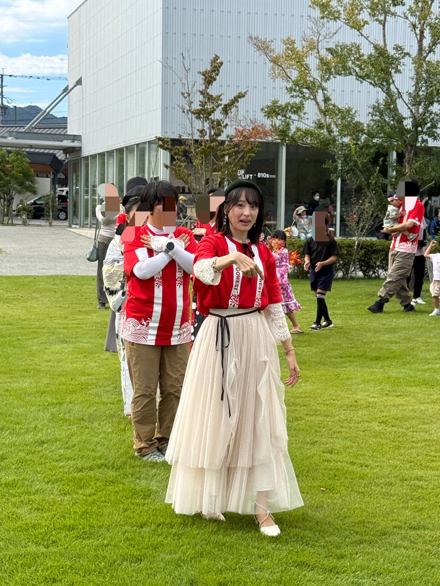 Onion_Knight_8's tweet photo. もし夜の盆踊りに間に���いそうなかたがいたら！
「ここ入れよ💢」ゆーとりました。
(怒ってはないです完全に盛りました)
みっさーからちょっとしたものをもらえます。
嬉野温泉駅前！ https://t.co/miTL3ZLRVk