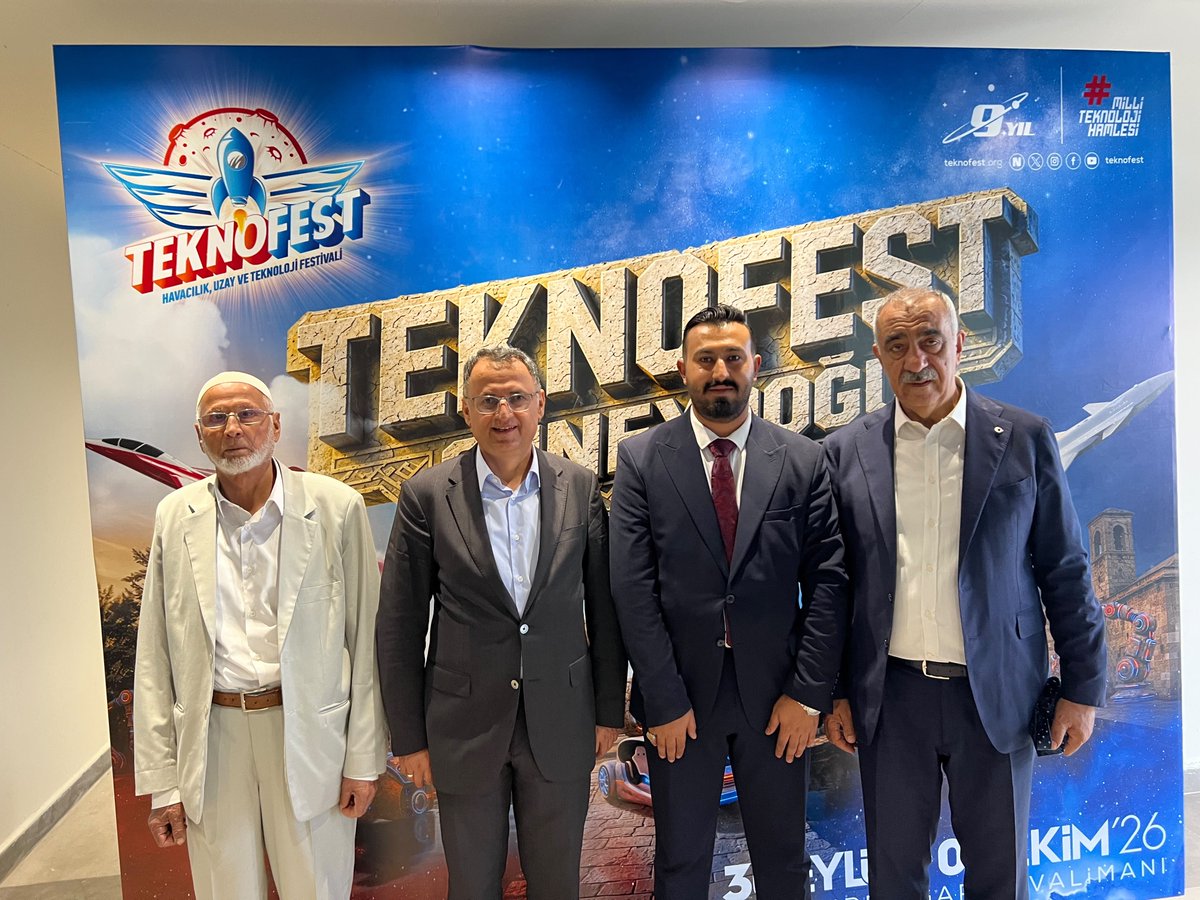aslanalibayik's tweet photo. Şanlıurfa’mızda düzenlenen TEKNOFEST’i, 24 ve 26. Dönem Milletvekilimiz Sayın Mahmut Kaçar ile birlikte gezdik. Gençlerimizin teknolojiye, bilime ve geleceğe olan ilgisine şahit olduk. Şanlıurfa’dan yükselen bu heyecan, Türkiye’nin güçlü yarınlarına umut veriyor. 🚀 https://t.co/vjnqe6WwBK