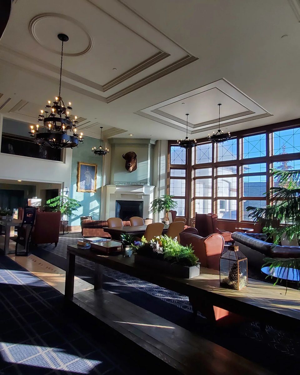 gamadocan's tweet photo. Fairmont Banff Springs Hotel, where timeless grandeur meets the Canadian Rockies. https://t.co/qd0U0FgcqM