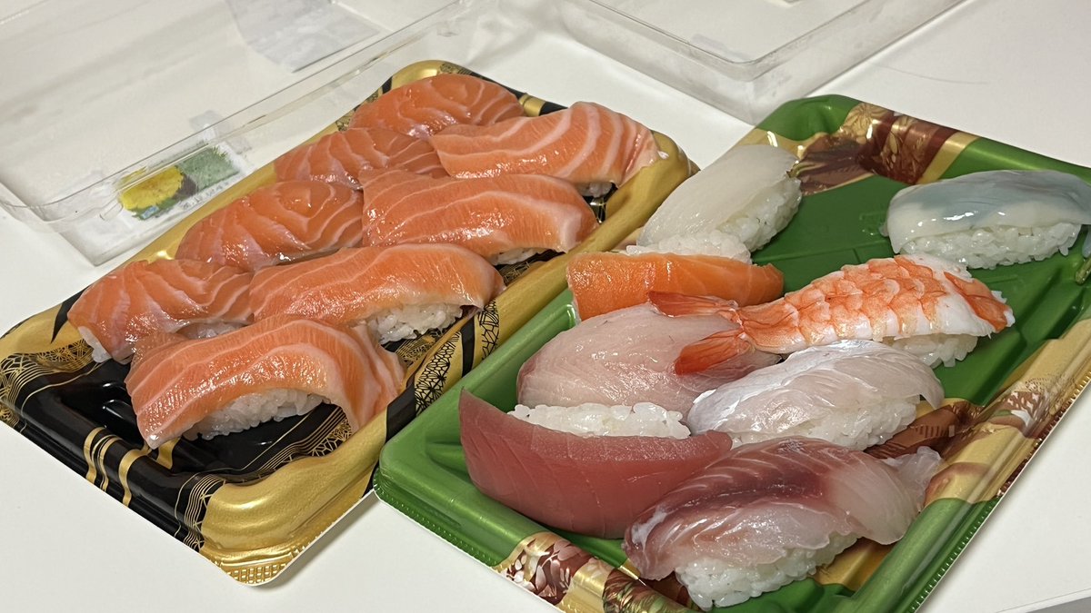 Berrime_VR's tweet photo. 買ってきたパック寿司食べる。 https://t.co/bJt1g9Es3Z