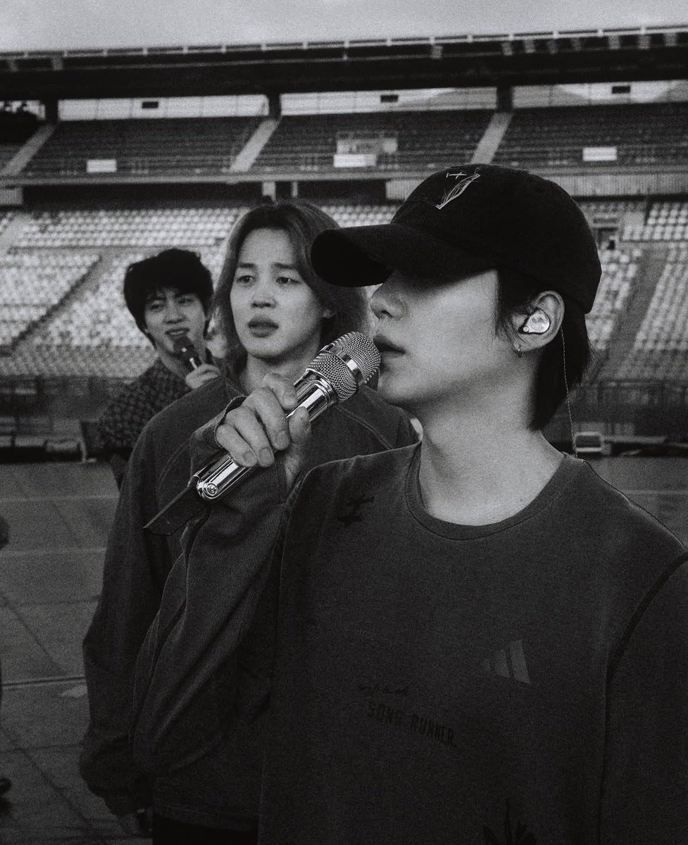 PJM_INA's tweet photo. Jimin via @/mnijungkook instagram https://t.co/7I0rut3gos
