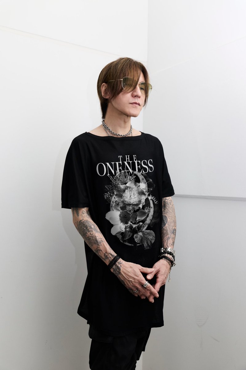 DETRUIRE5923's tweet photo. THE ONENESS 10th
予約受付中

熊本地震復興チャリティー アイテム
▼French Sleeve-T
▼T-Shirt
▼ToteBag

https://t.co/PAlkdSGaxb

THE ONENESSと共に被災地の方々へ
皆様のご理解とご協力を、心よりお願い申し上げます。

@THE_ONENESS_JP 
@SUGIZOofficial 
#THEONENESS #SUGIZO #DETRUIRE https://t.co/HDcBsgP90b