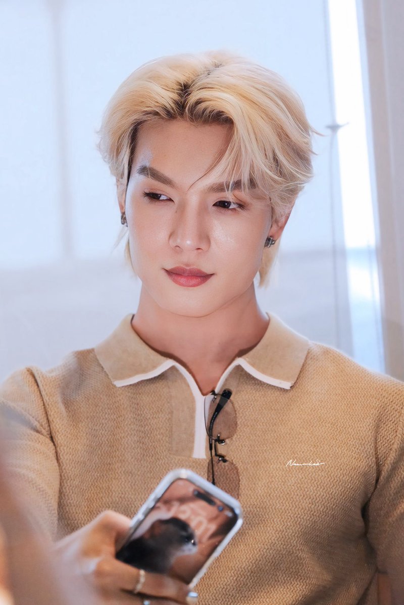NamwhaN_89's tweet photo. หล่อได้ด้วยแฟลชตัวเอง 😂

@Yong_yutt 
#BoatYongyut  #BoatOat #THUR 
#OnedaywithBoatOatxRisebynur https://t.co/x9AcNLfm3c