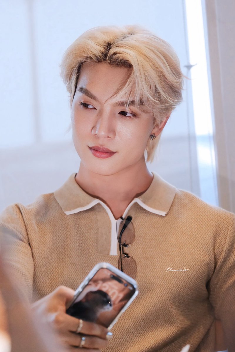 NamwhaN_89's tweet photo. หล่อได้ด้วยแฟลชตัวเอง 😂

@Yong_yutt 
#BoatYongyut  #BoatOat #THUR 
#OnedaywithBoatOatxRisebynur https://t.co/x9AcNLfm3c
