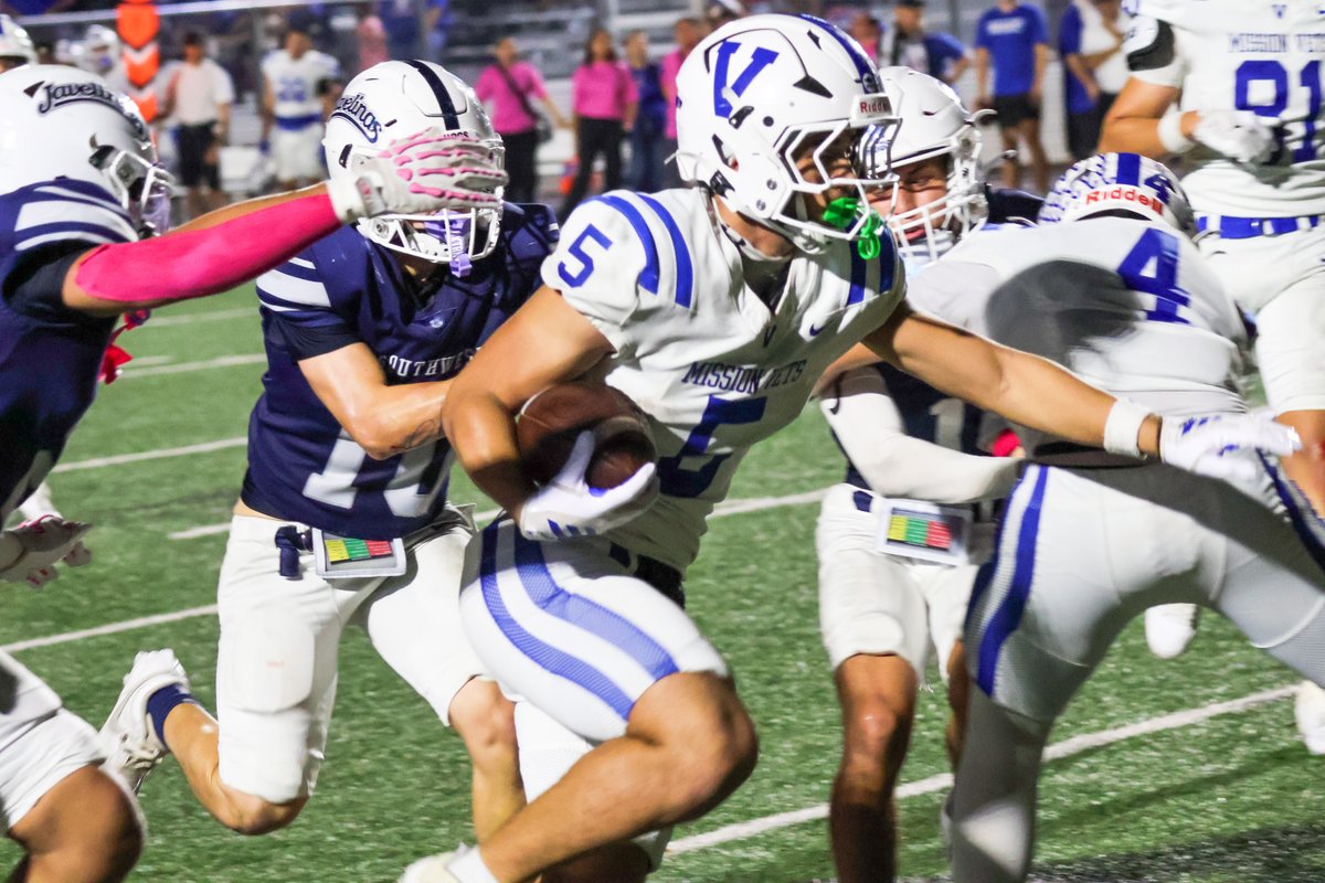 ANJournal_RGV's tweet photo. 'We can play': Mission Vets racks up 44 points in dub against PSJA Southwest. The Patriots sit at the top of District 16-5A DII as they are 2-0 in the standings. 🏈
🔗https://t.co/zUyenIN3fb
✍️📸Story & Photos by: @PJHernandez_
#Mission #PSJA #highschool #football #UIL #Texas https://t.co/yLVtcziFx2