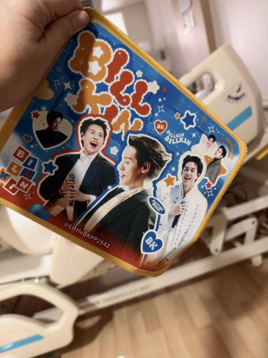 zhoccho's tweet photo. เป็นคาเฟ่ที่ไปสะดวกมากติด bts สนามเป้าลงมาเจอเลย วันนี้รีบไปรีบกลับมากๆเพราะต้องมาเฝ้าน้องที่รพ. ต่อ ว่าจะเอาที่รองเม้าส์แผ่นใหญ่มาให้ แต่เอาแผ่นเล็กไปก่อนนะ 😊
#HBDBILLKINxLITTLEBKPP2542
#LittleBKPP2542
#BILLKIN27thEdition
#แฮปปี้บิวกิ้นเดย์กิ้ฟอะเวย์27
#ProjectForBillkin27th https://t.co/TwR2fd8r5R