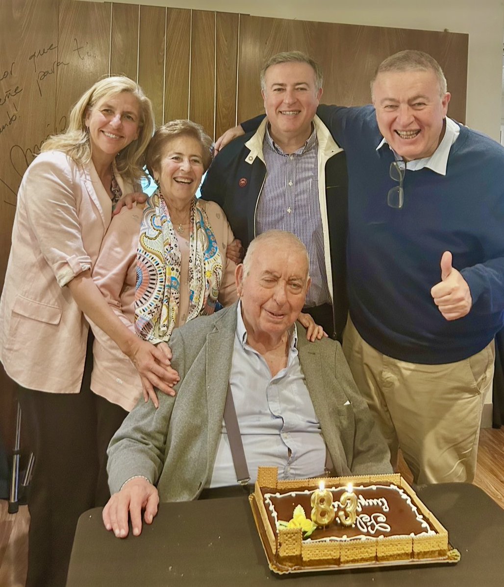 bernabepaco's tweet photo. Adiós, papá. Fuiste nuestro mejor guía y ejemplo. Y tu mujer, hijos y nietos estamos muy orgullosos de ti

Te queremos y tu recuerdo siempre vivirá en nuestros corazones. Y aunque nos hemos quedado sin capitán, la gran familia que creaste seguirá siempre unida

Descansa en paz ❤️ https://t.co/GTaaj5ZM5T
