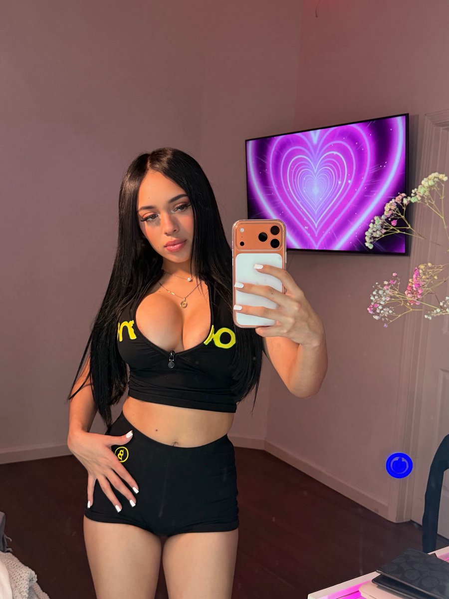 WendyMami7777's tweet photo. Join the exclusive live tonight and subscribe 😉💕💕💕 https://t.co/5dtQ3xt3VD