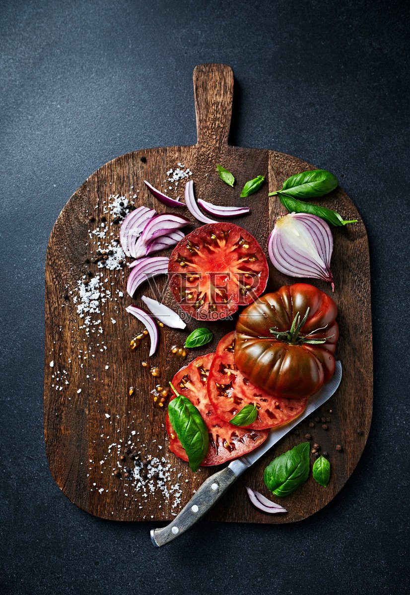 AuroraWaymox's tweet photo. Esta semana en la huerta: tomates maduros, hierbas frescas y cebollas dulces, todo para cocinar platos caseros deliciosos. Compra tus ingredientes hoy!， https://t.co/QQbhTmYVqD
