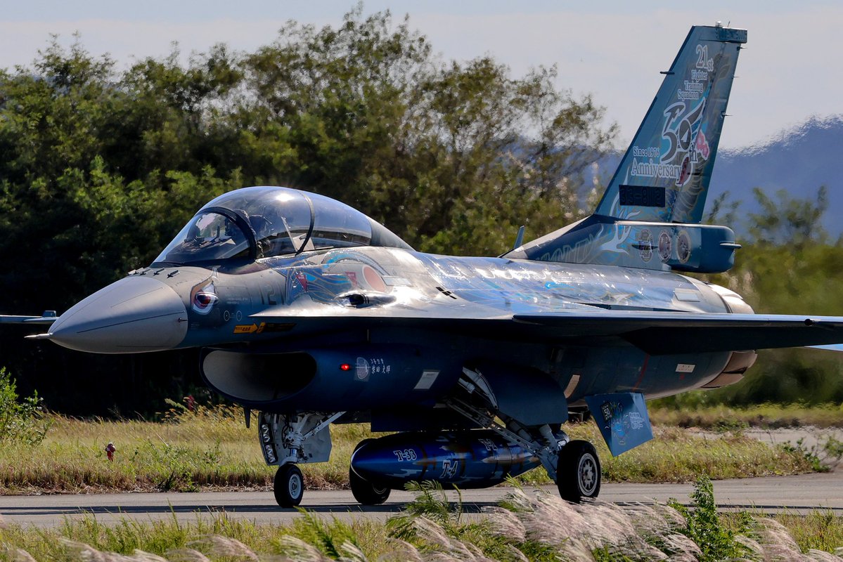 22Snoop55's tweet photo. JASDF 21st Fighter Training Squadron 
50th Anniversary since 1976
F-2B
33-8121 
#松島基地 #jasdf #航空自衛隊 #松島基地航空祭
@matsushimabase https://t.co/Ih4b982gwR