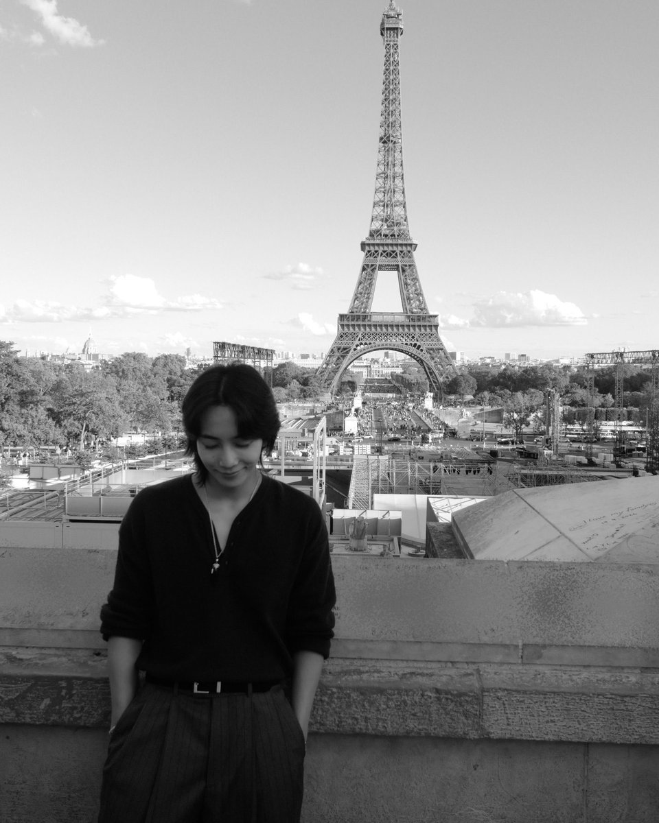 hanniethinker04's tweet photo. 261003 #JEONGHAN #정한 
fastpapermag update with jeonghaniyoo_n 

#JEONGHANxGIVENCHY #GivenchySS27
#ParisFashionWeek @pledis_17 @givenchy https://t.co/iuPXn2NCRw
