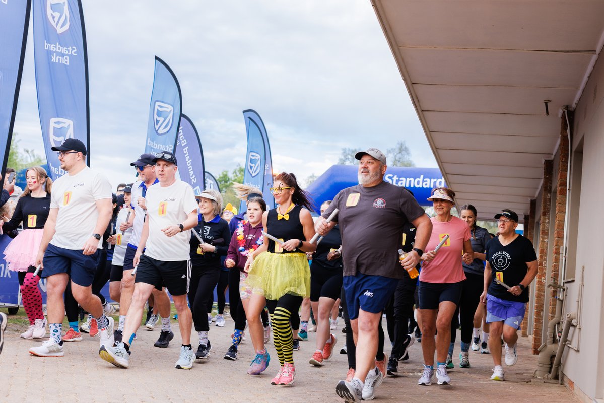StandardBankZA's tweet photo. Every stride tells a story of determination. From the first step to the final push, the Standard Bank Business Relay is about grit, growth, and going the distance.

 #SBLove💙 #BusinessRelay https://t.co/RVv2DEN6DX