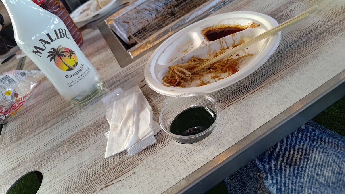 muiVRchat's tweet photo. お酒買いました https://t.co/0G6VYzHkjb