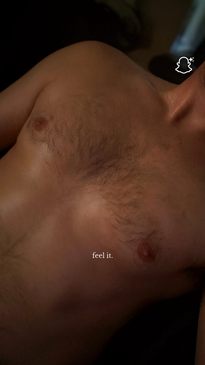 liamtomobucko's tweet photo. @AvaKoxxx @ManyVids I’d pick you up n fuck you without the bed… https://t.co/WGWtDQ7m8w