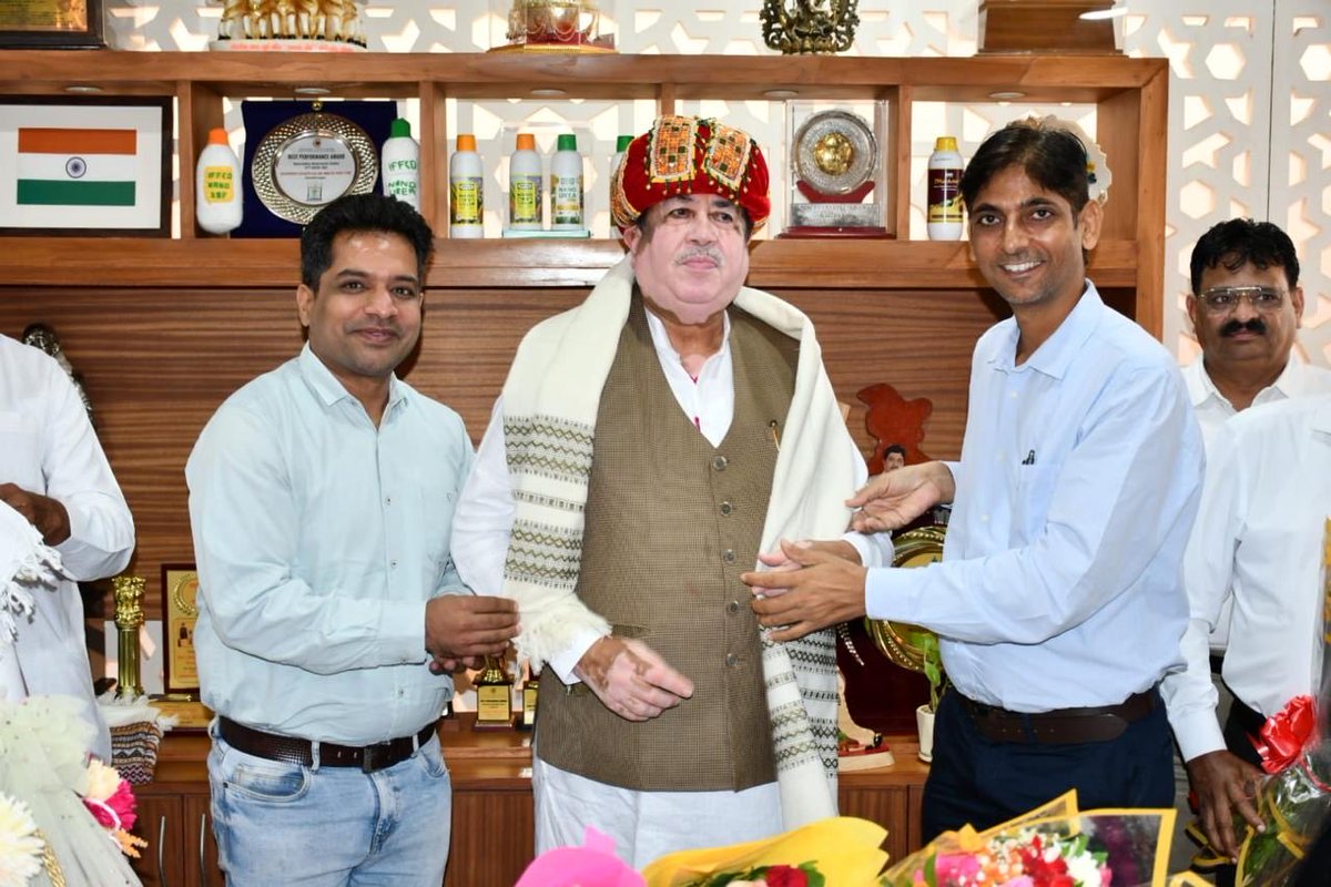 goyalanirudh1's tweet photo. आज प्रातः ICA ग्लोबल बोर्ड में निदेशक निर्वाचित होने के पश्चात प्रथम बार गुजकोमासोल, आगमन पर माननीय चेयरमैन साहब @Dileep_Sanghani का कलोल यूनिट ऑफिसर्स एसोसिएशन @Upendra74102191 की ओर से हार्दिक स्वागत एवं अभिनंदन। 💐🙏

आपके नेतृत्व में नई उपलब्धियों एवं सफलताओं की मंगलकामनाएँ। https://t.co/yH1D3SKmpE