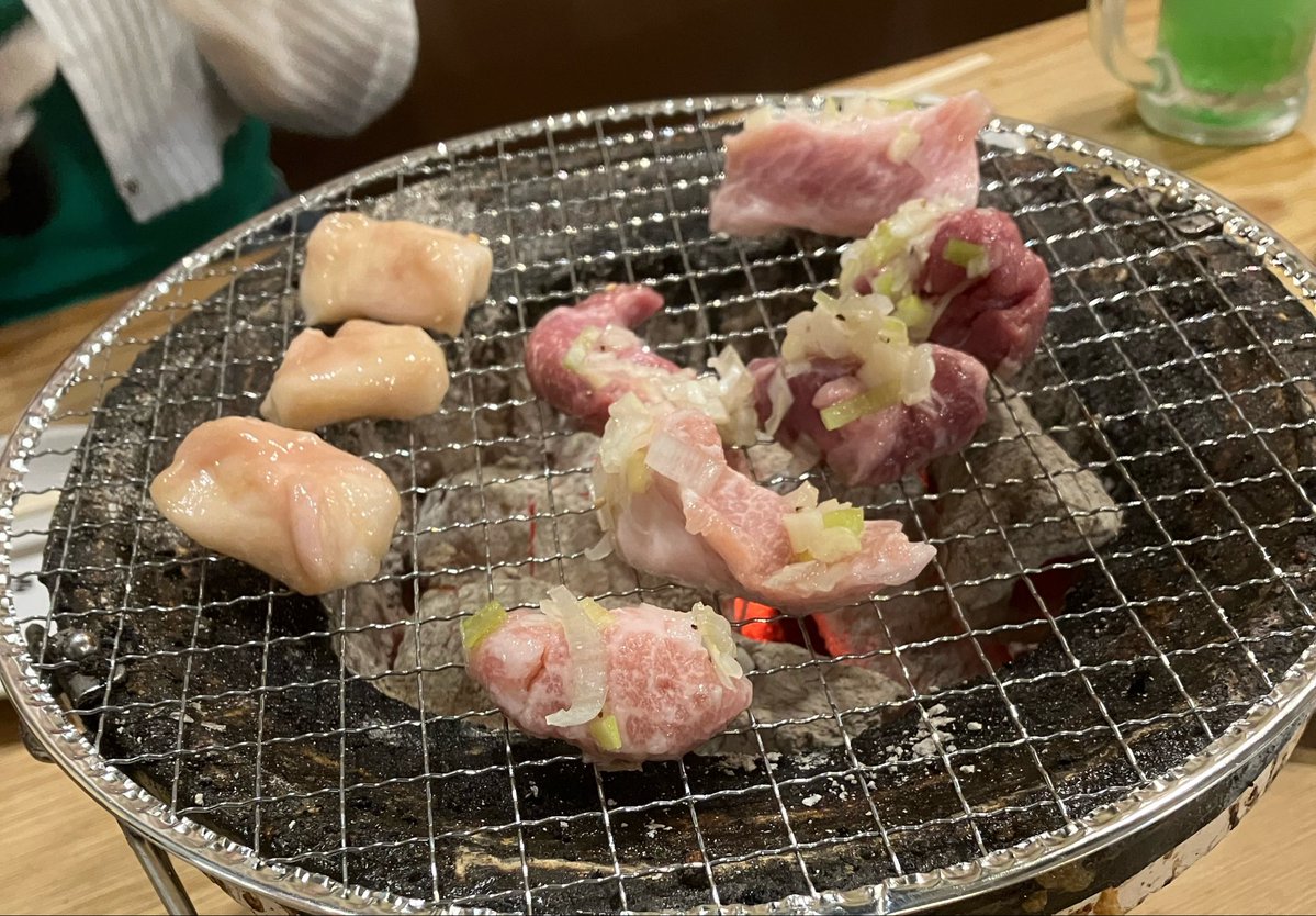 tapi_am0's tweet photo. 明るいうちの酒だけが救える命がある https://t.co/LcCdo2XfSu