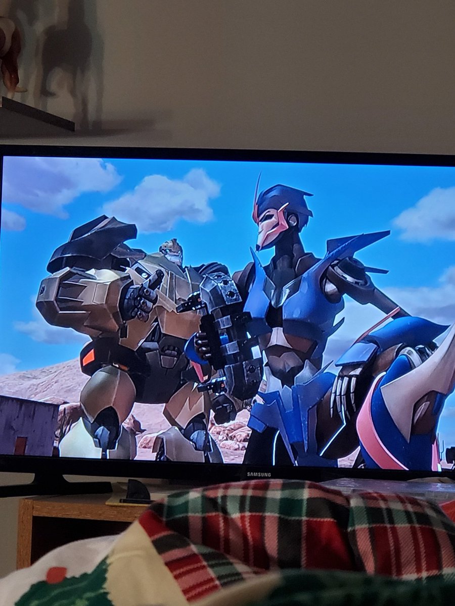 quirky_chaos's tweet photo. Well, since I can't sleep, I guess I'm binging this underrated coolness. #TransformersPrime #RIPPeterCullen https://t.co/oyxoTsD8mA