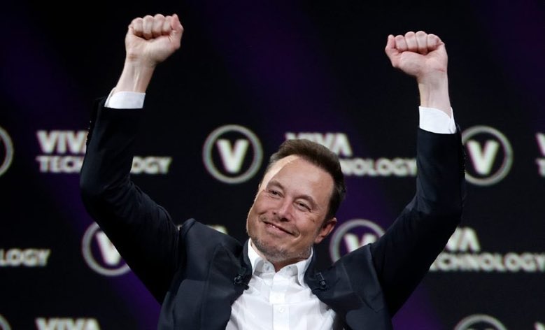 Alexs_jame's tweet photo. 🚨 #BREAKING: A federal judge has just sided with Elon Musk and DOGE, REJECTING an effort to block them them from accessing government information systems

This is a HUGE win! 🔥

DOGE now has the green-light to fully dig into Elizabeth Warren’s CFPB, HHS, and the Department of Labor

Expect MANY more of these wins in court!