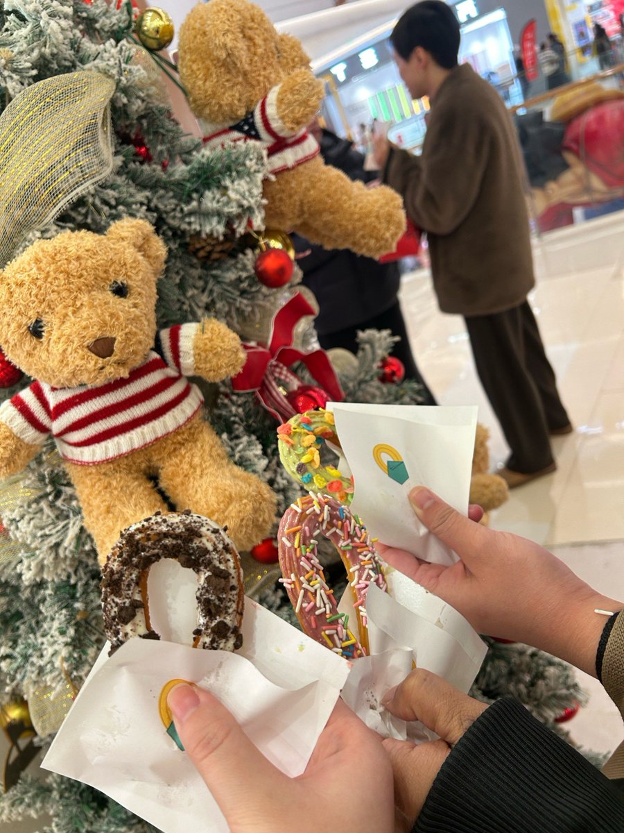 MariaWoodsyeor's tweet photo. Hoy desayunamos churros con chocolate juntos, y compartir esta pequea dulzura hace que todo el día sea mejor ， https://t.co/3g9OUEjcxU