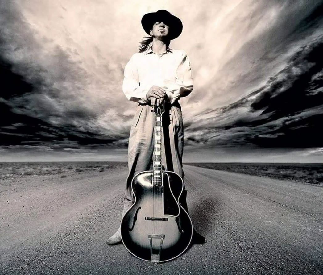 rabidrobot42's tweet photo. Stevie Ray Vaughan    (Oct 3, 1954 – Aug 27, 1990) https://t.co/vNA0Gtx3cM